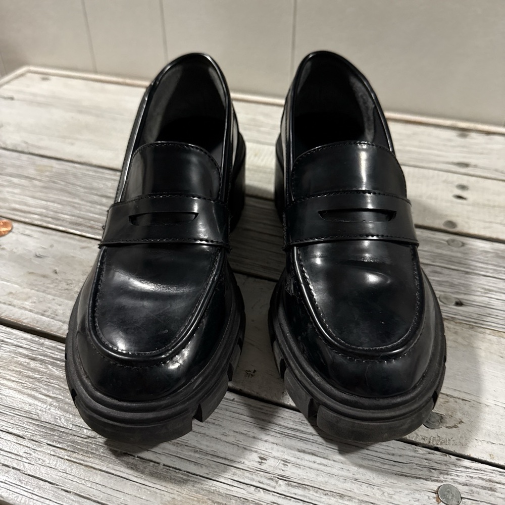 Crown Vintage Glossy Black Loafers